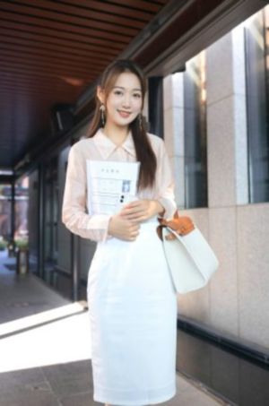 小豪一起上孟卉跟钰慧的演员_4KHD在线观看