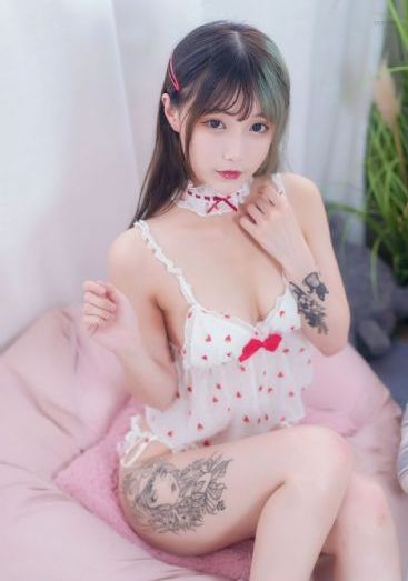秘书办公室摸她奶呻吟电影_720高清完整版播放